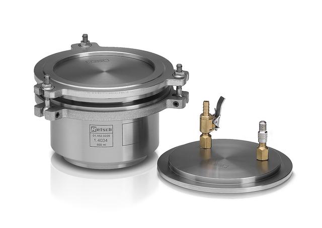 Retsch Planetary Ball Mill PM 100, with 1 grinding station, 100–240 V, 50/60 Hz