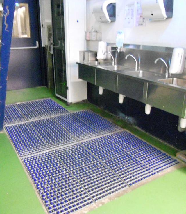 ProfilGate® i45 Aqua wet cleaning and disinfection system, WLH (mm) 1119 x 2967 x 45, 1 x V2A-Tray, 9 x Grate