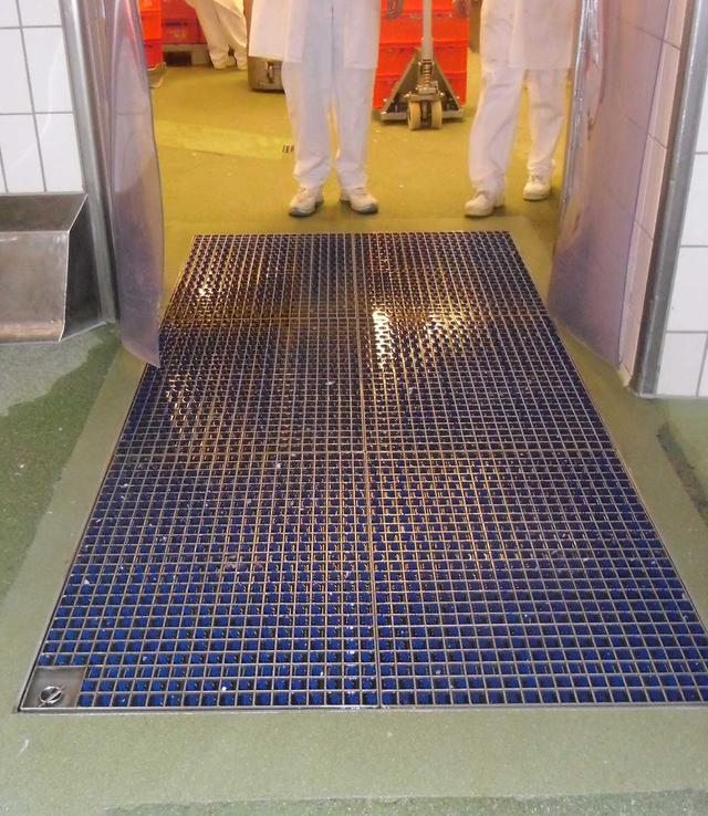 ProfilGate® sti45 Aqua wet cleaning and disinfection system, WLH (mm) 2183 x 1997 x 45, 1 x V2A-Tray, 12 x Grate