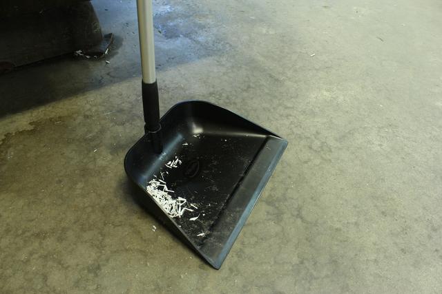 Upright dustpan, 330 mm, Yellow