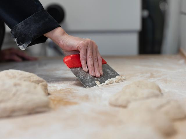 Vikan Dough Cutter/Scraper, Stainless Steel Blade, Flexible, 146 mm, Orange