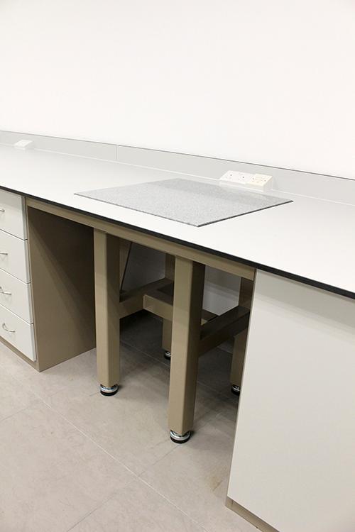 Balance Table, (mm) 600 x 600 x 900