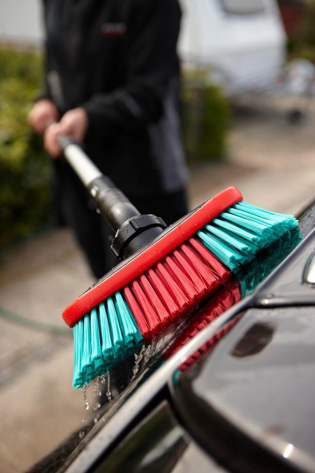 Vehicle Brush, waterfed, 250 mm, Soft/split, Black