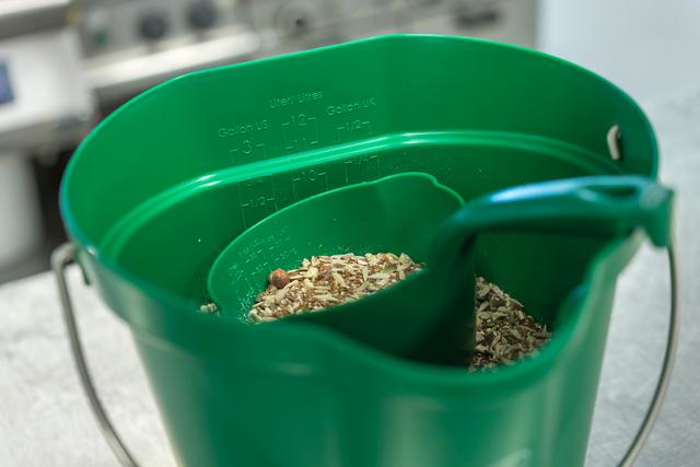 Bucket, 6 Litre, Orange