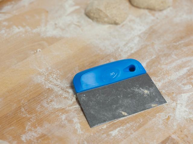 Vikan Dough Cutter/Scraper, Stainless Steel Blade, Flexible, 146 mm, Blue