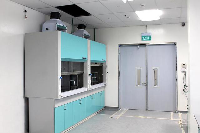 General Purpose Fume Hood, ducted, (mm) 2420 x 920 x 2420