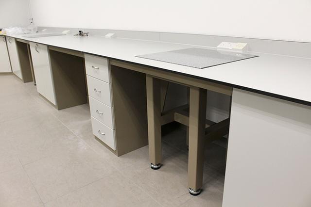 Balance Table, (mm) 1200 x 600 x 900