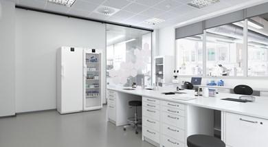 Liebherr SRFvg 4011 laboratory refridgerator, +3 °C to +16 °C, 420 L, (mm) 597 x 654 x 1884, fan-assisted cooling, plastic inner liner, glass door Liebherr SRFvg 4011 laboratory refridgerator, +3 °C to +16 °C, 420 L, (mm) 597 x 654 x 1884, fan-assisted cooling, plastic inner liner, glass door